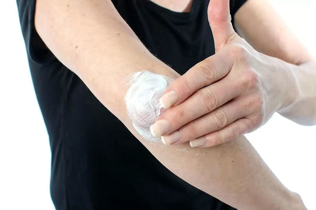 Utilisation de Artovitel pour les douleurs articulaires du coude