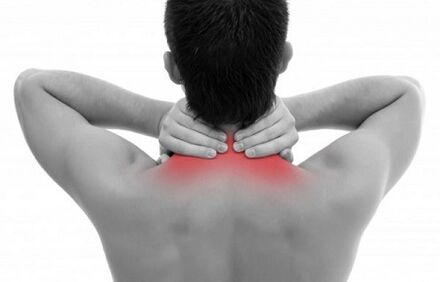 Les premiers signes d'ostéochondose cervicale