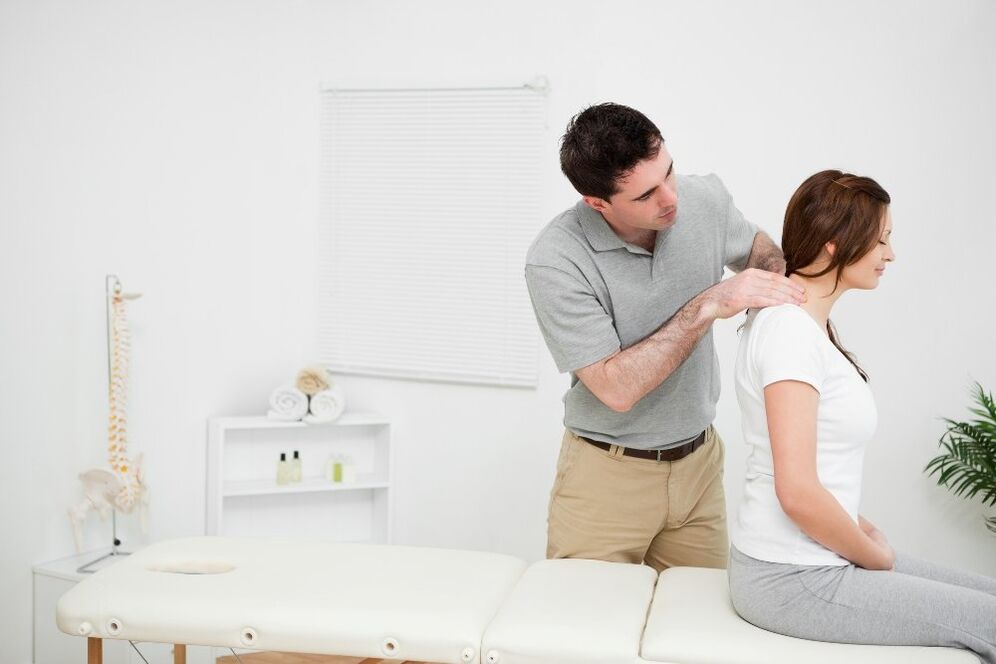 Massage du cou pour l'ostéochondrose